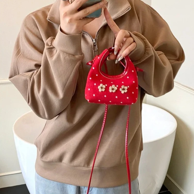 Sweet and Lovely Little Flower Girl Handbag Stylish Wave Point Mini Baby Crossbody Bag Autumn and Winter Children's Small Bag