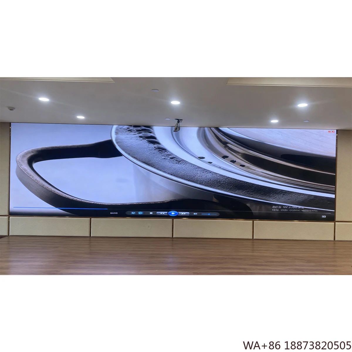 

LED Display P1.5 Indoor Video Wall 7.04*1.92 Meter Wall Mount With Video Processor