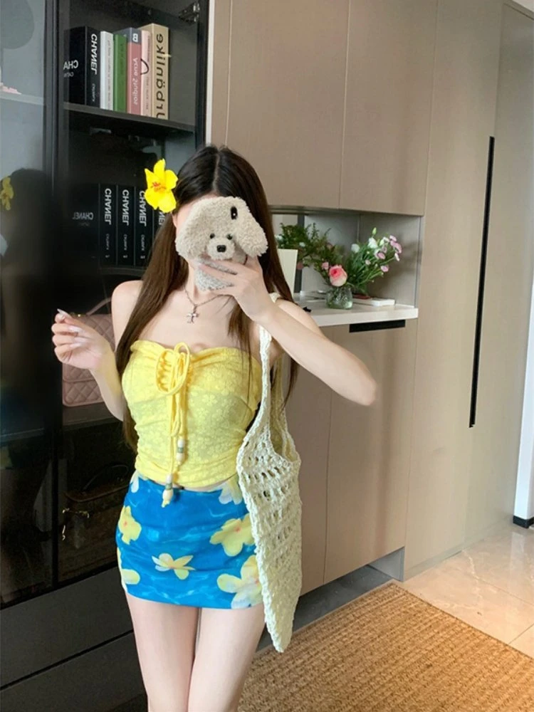 

Желтый топ без бретелек и юбка в корейском стиле, женский пляжный комплект Dopaamine, юбка средней длины, комплект из двух предметов