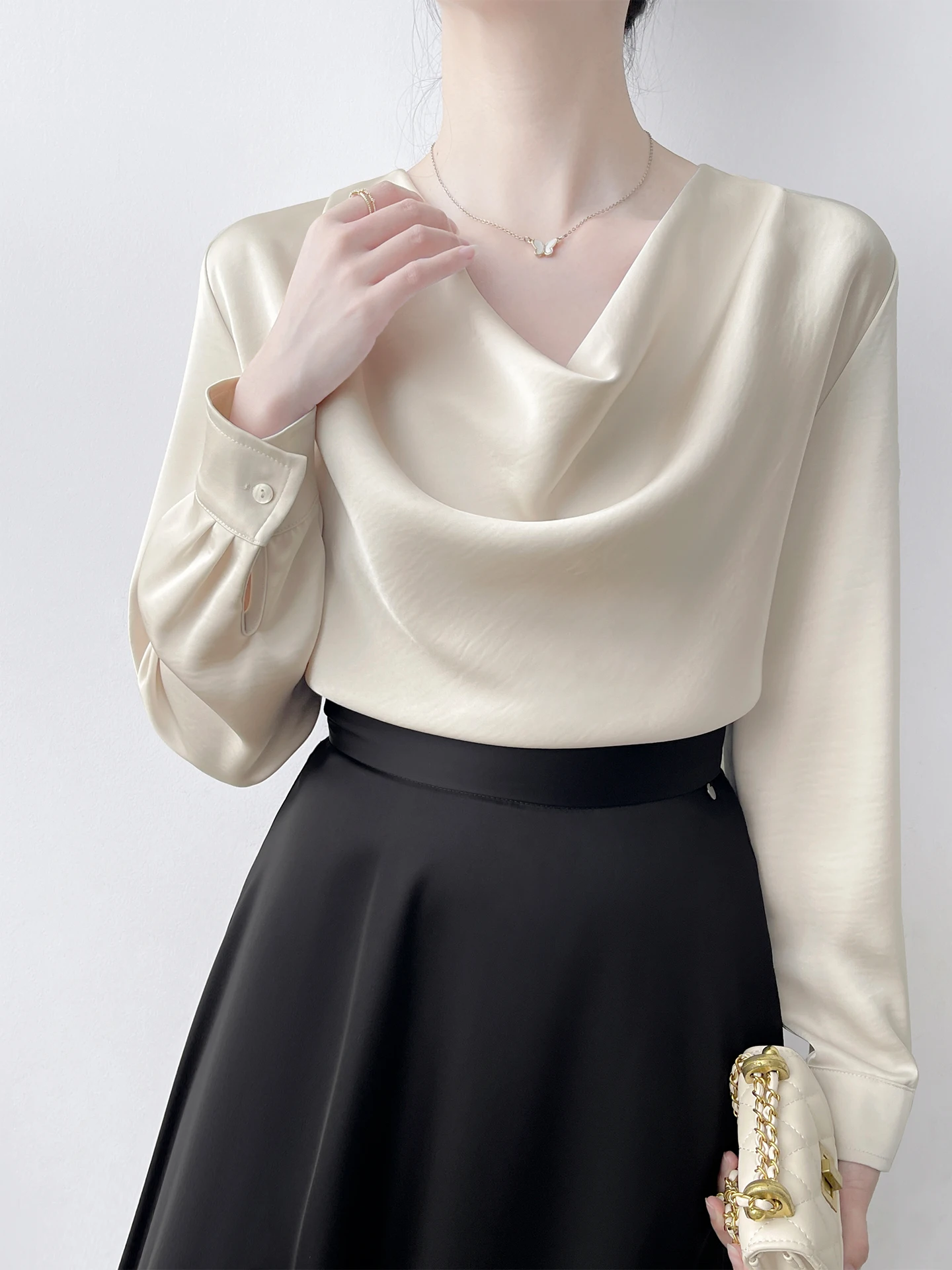 

Корейская женская блузка с длинным рукавом из атласной ткани с драпированным воротником: модная, элегантная, дышащая, удобная для повседневной носки