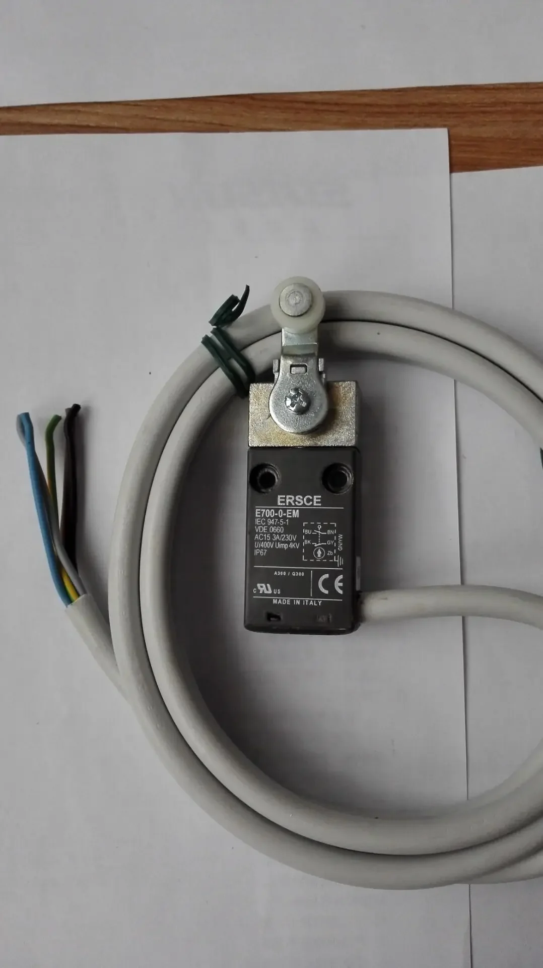 New original limit switch model E7000EM