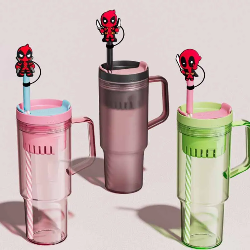 MINISO Marvel Deadpool tapa de pajita para bebidas, tapón de pajita a prueba de salpicaduras, apto para taza, ecológico, regalos con dijes