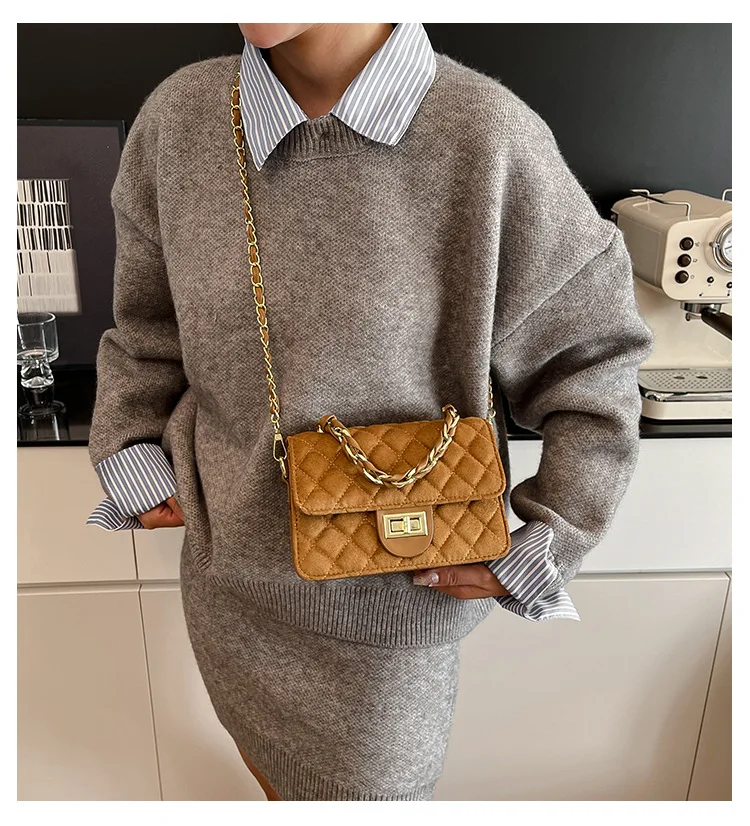 

2025 New Style Handbag European Style Korean Version Small Square Bag - Simple and Fashionable Chain Strap Shoulder Sling Bag