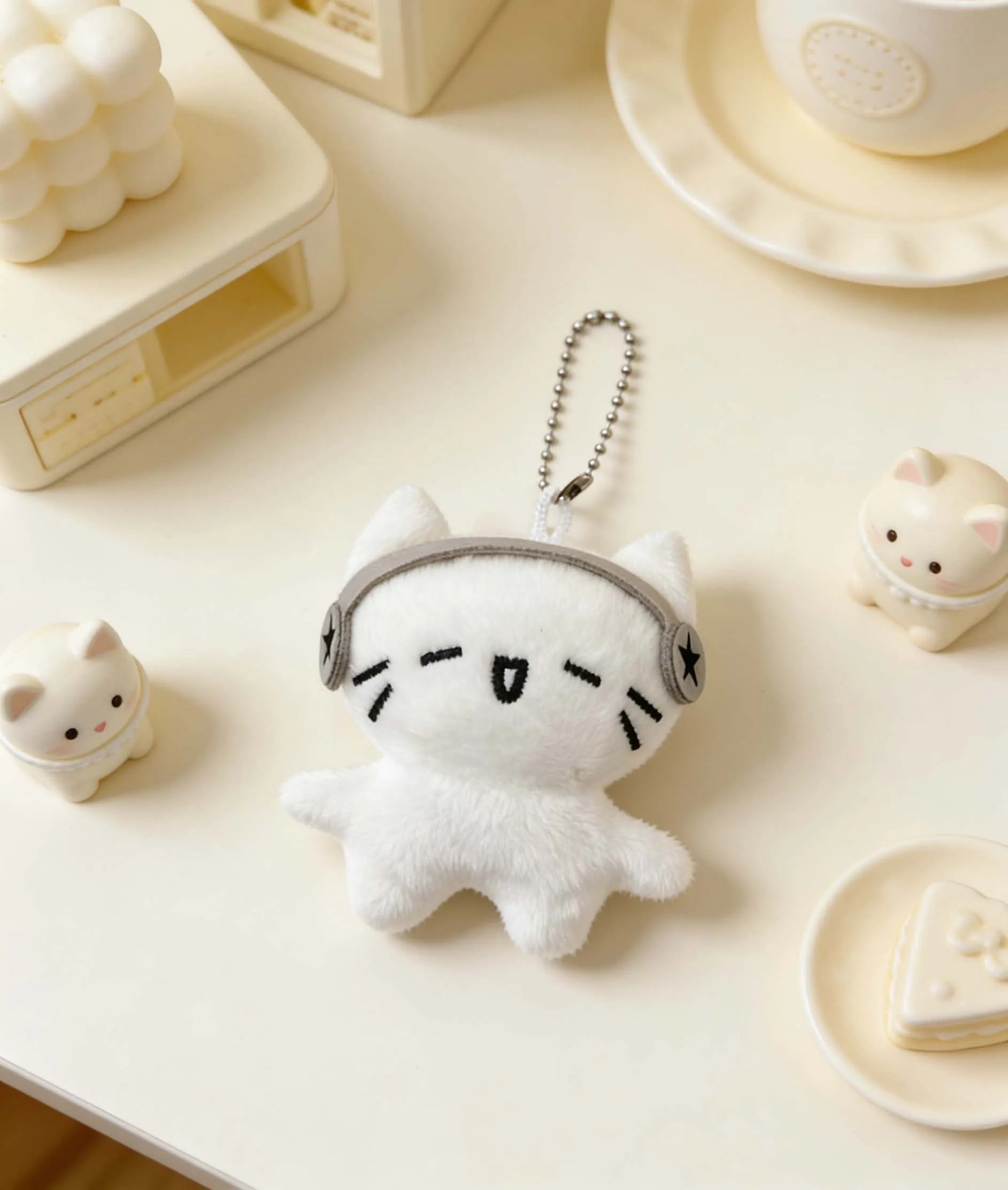 Cute Cat Plush Keychain Soft Stuffed Animal Bag Charm Fluffy Cat Pendant Kawaii Mini Plush Toy Gift for Girls Kids