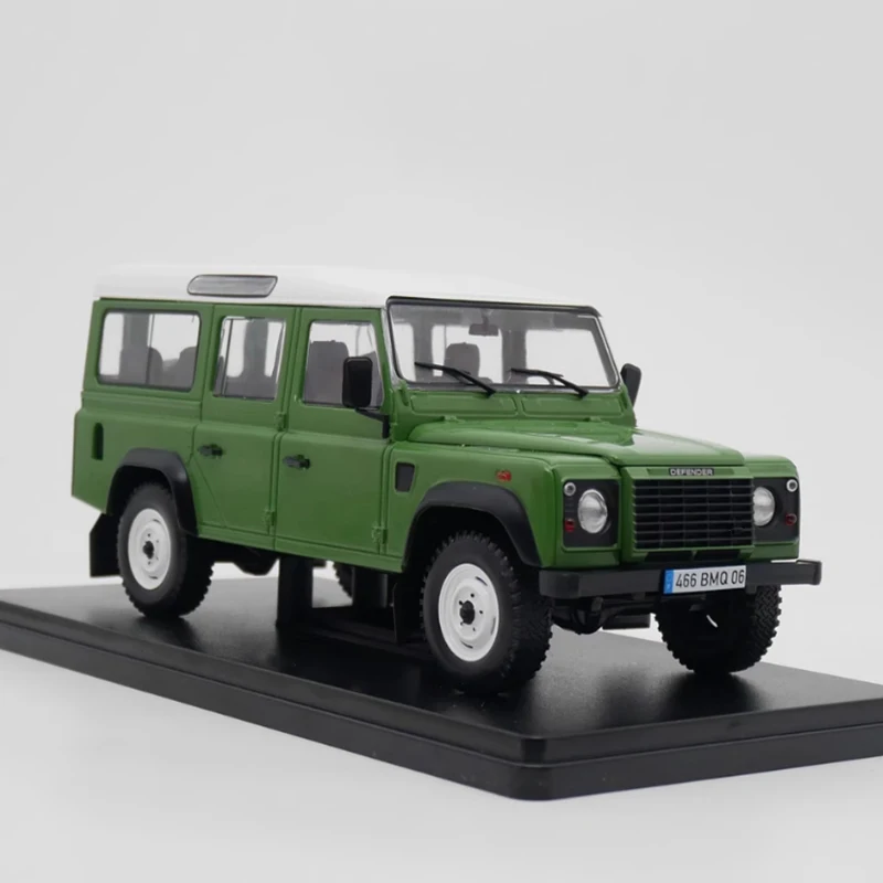 

Diecast 1:24 Scale Defender 110 2005 Off Road Vehicle Alloy Car Model Finished Product Simulation Toy Gift Static Model