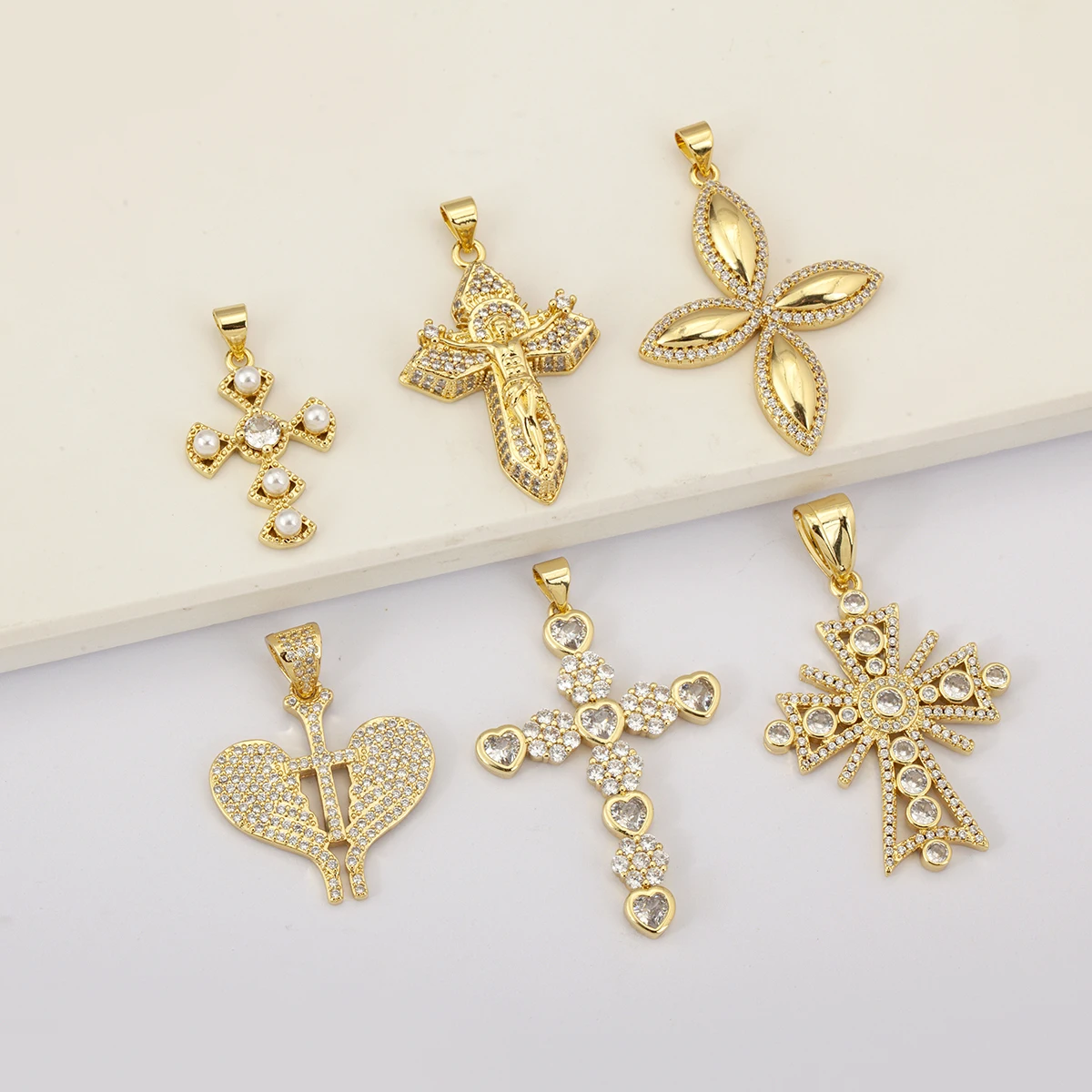Personalized Design Crosses Pendant Fashion Copper Religious Style Exquisite Madonna Necklace Jewelry Neuter Women Men Wholesale
