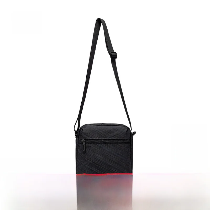 sac-bandouliere-de-sport-noir-leger-pour-cyclisme-sac-a-bandouliere-tendance-minimaliste-et-polyvalent-pour-les-trajets-quotidiens-et-les-loisirs