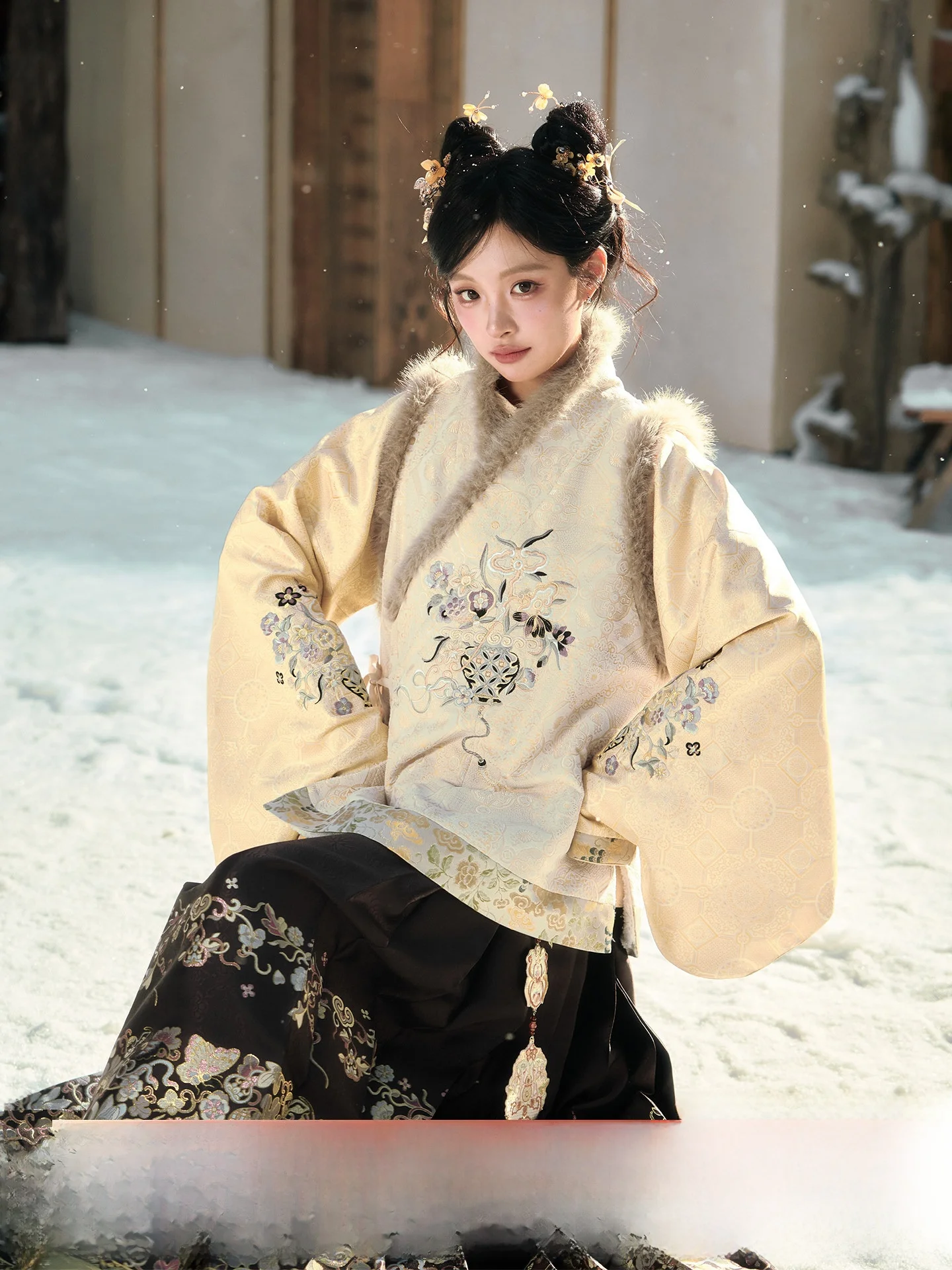 

July Evening Original Liuzhu Jin Warm Collar ort irt with Plum Blossom Sve Embroidered Golden Face Skirt Ming Dy...