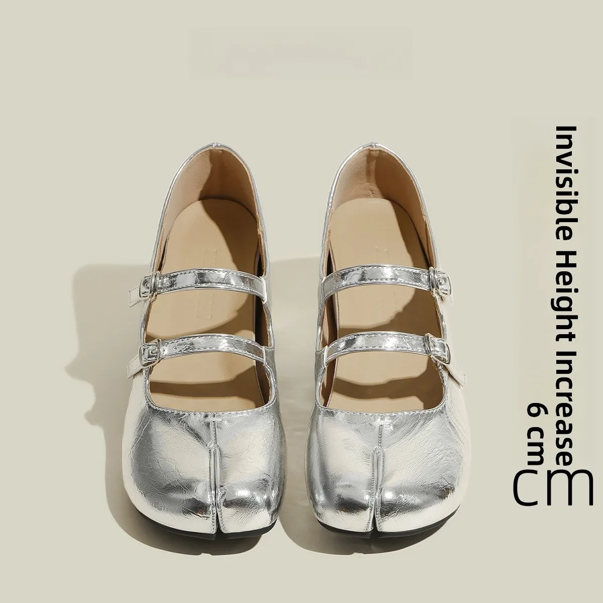 chaussures-mary-jane-argentees-pour-femme-ballerines-a-boucle-unique-a-bout-fendu-a-talon-epais-style-«-pied-de-cochon-»-a-double-bride-chaussures-tendance