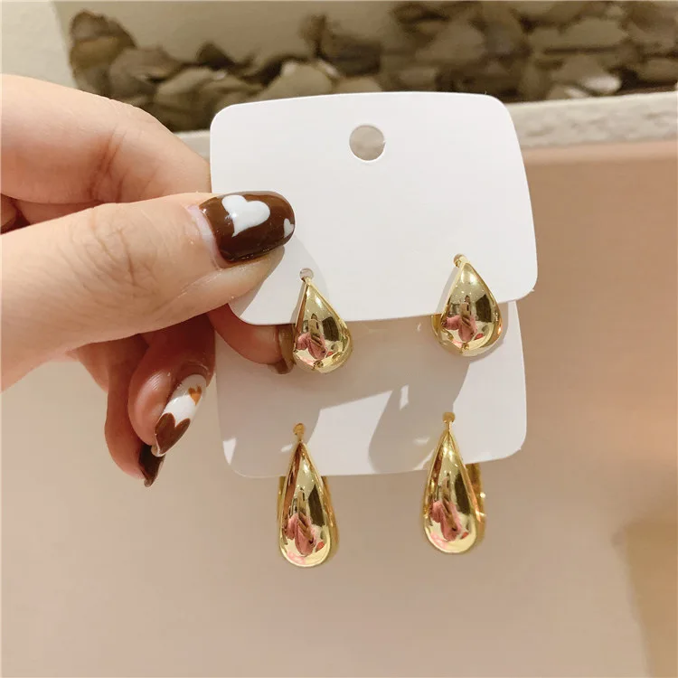 Oval Hoop Earrings Vintage Gold Tone Alloy Lightweight Versatile Classic Drop Design Daily Elegant Jewelry Women