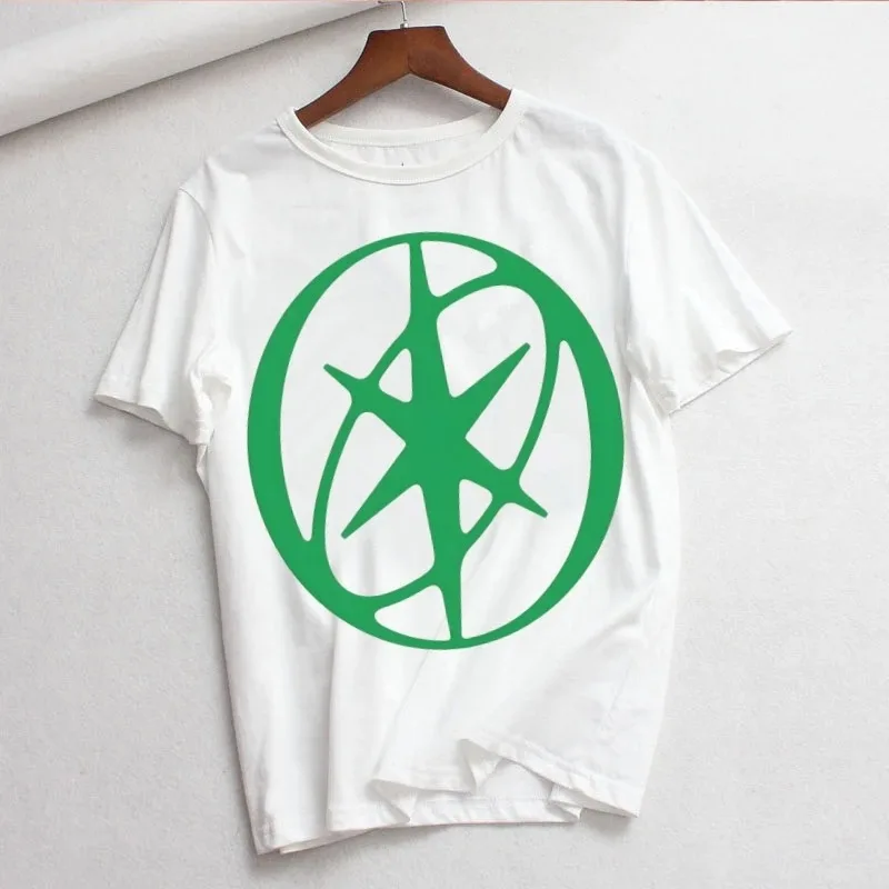 تي شيرت مميز لأعضاء KATSEYE - اسم المجموعة الأمامية + توقيع الأعضاء + الشعار الرسمي، ملابس مروحة Global Girl Group #1