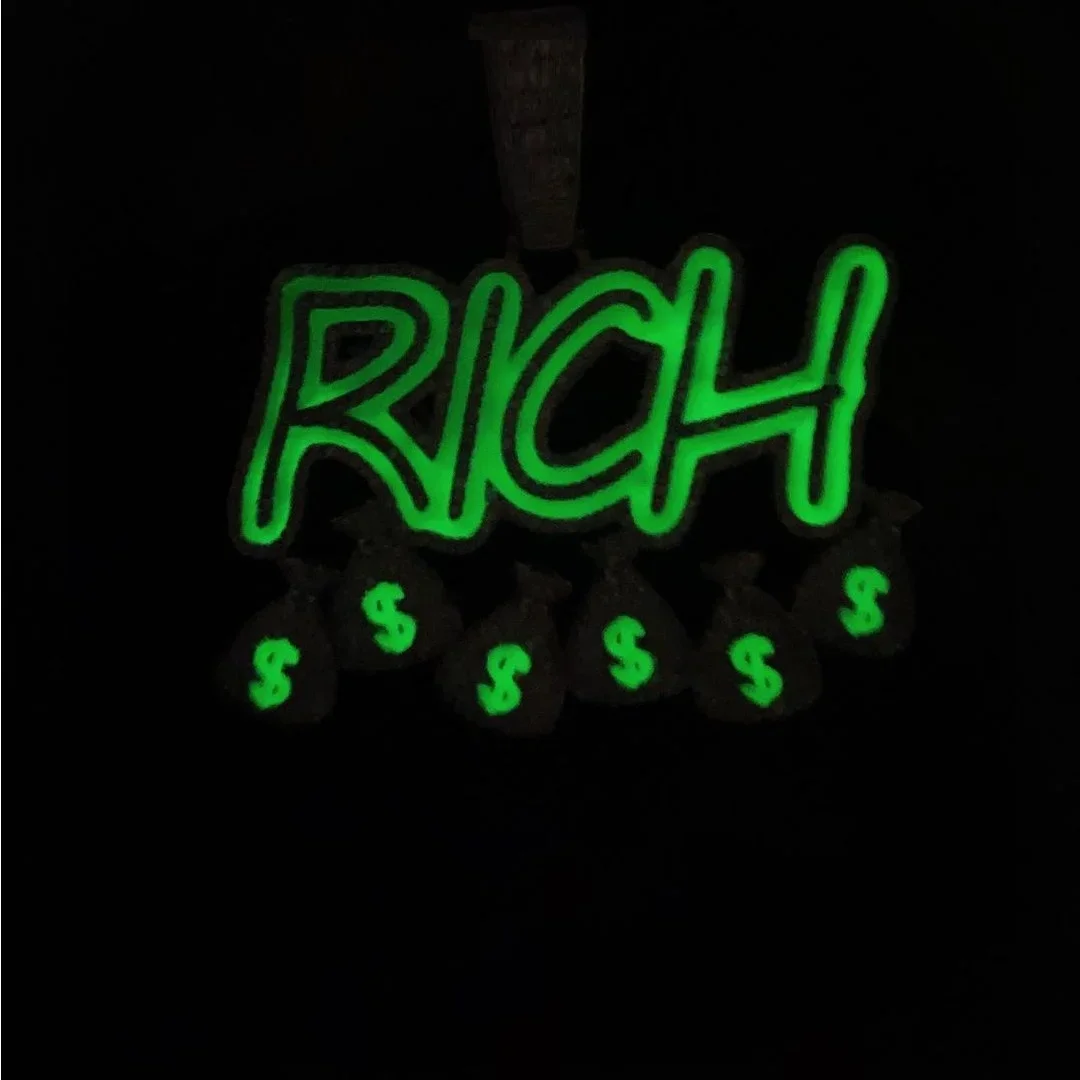 2026 Hot Fashion High Quality Green Enamel Fluorescence Rich Hip Hop Pendant Necklace for Men Micro Paved CZ Luminous Jewelry