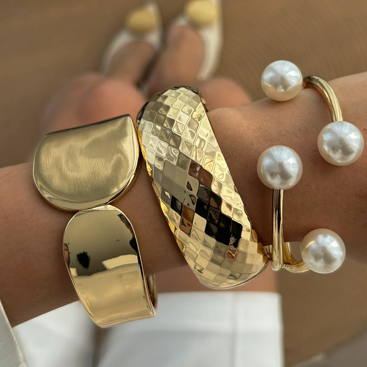 DIEZI Luxury Heavy Metal Imitation Pearl Bangles for Women Men Exaggerated Punk Hollow Out Geometric Bracelet Party Jewelry