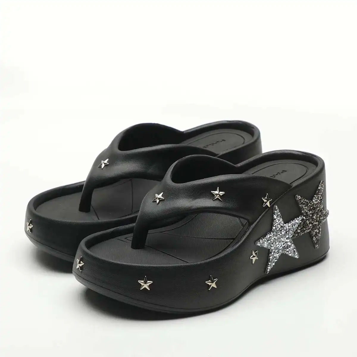 

Star Height Increasing Wedge Flip Flops For Women's Summer Outdoor Wear 2024 New Punk Style Clip On Wedge Heel