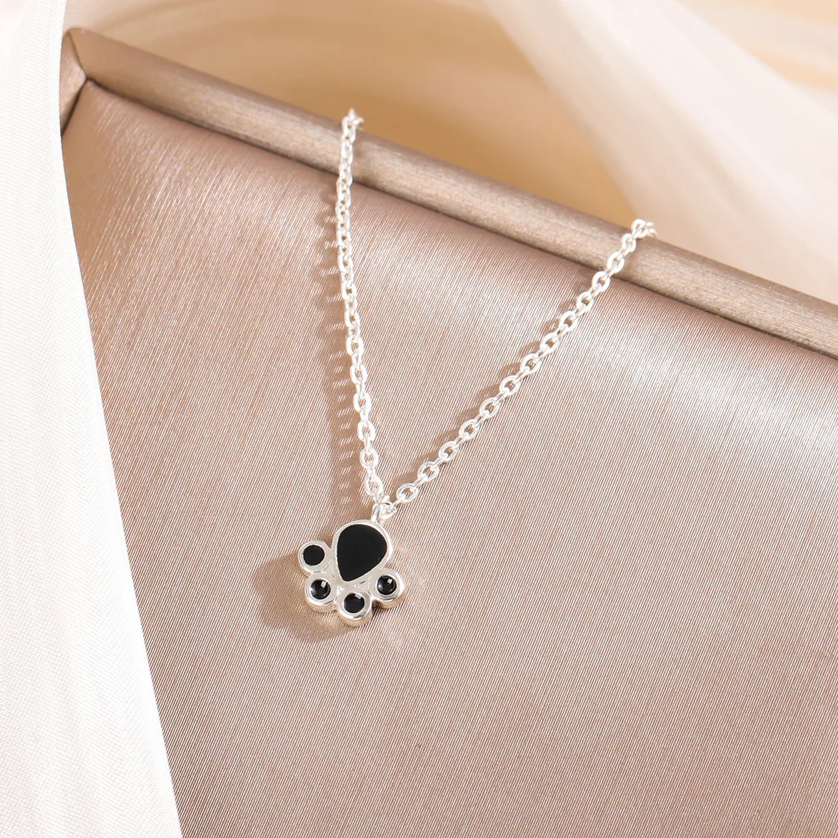 Neue Modeschmuck Beliebte 925 Sterling Silber Temperament Nette Katze Fuß Katze Klaue Tropfen Einfache Anhänger Halsketten XL133