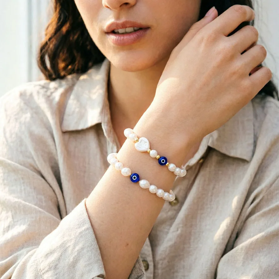 

Набор из 2 браслетов: простые браслеты с имитацией жемчуга в форме сердца и браслет с бусинами-оберегами от сглаза, роскошный подарок для женщин