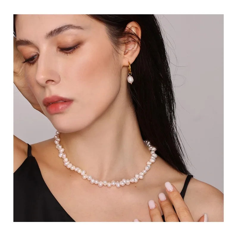 

Seattle French Premium Irregular Freshwater Pearl Clavicle Chain Elegant Personality Design Necklace Spot