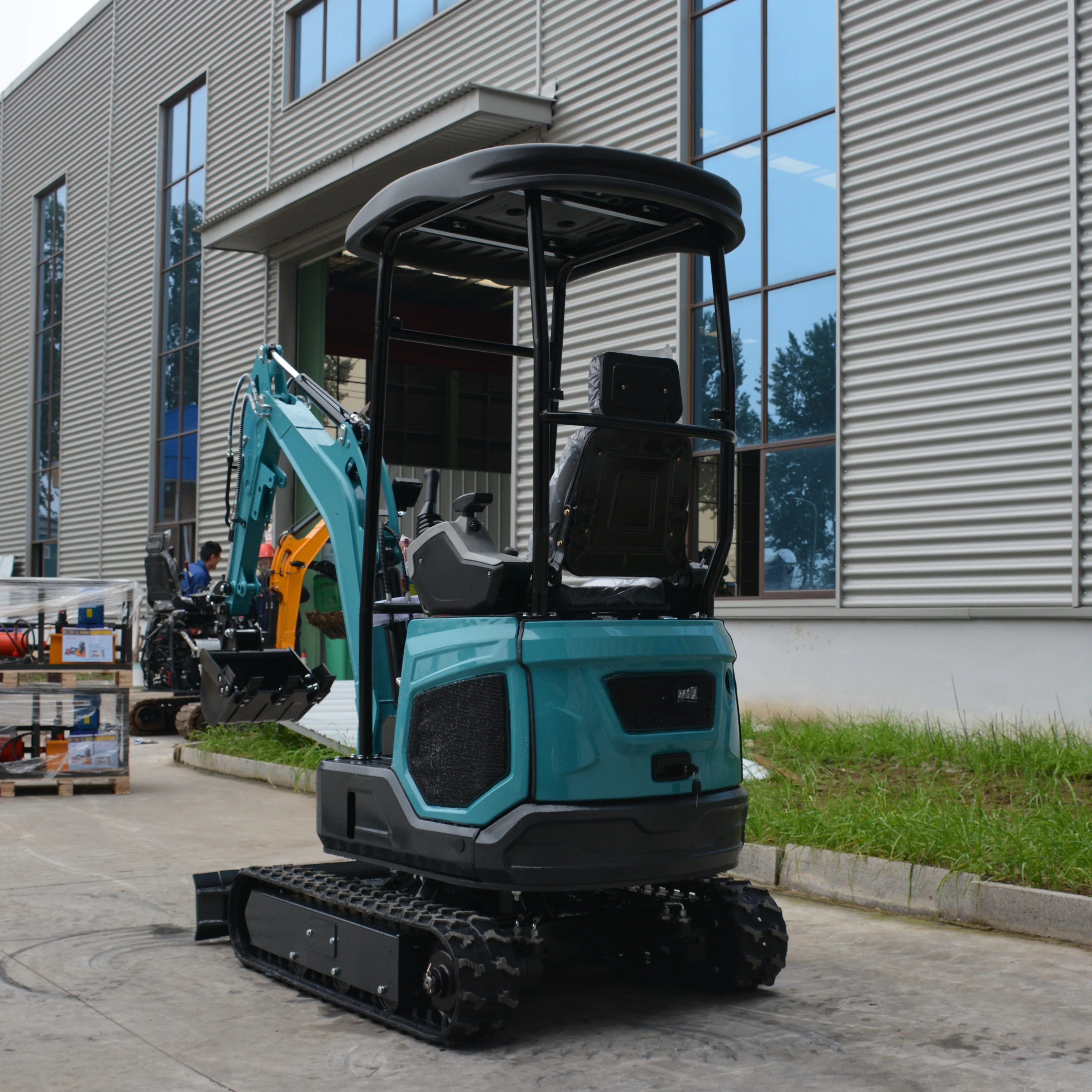 

Мини-экскаватор 1,8-тонный небольшой мощный экскаватор с двигателем мощностью 9,8 л.с. гидравлический гусеничный тип на продажу