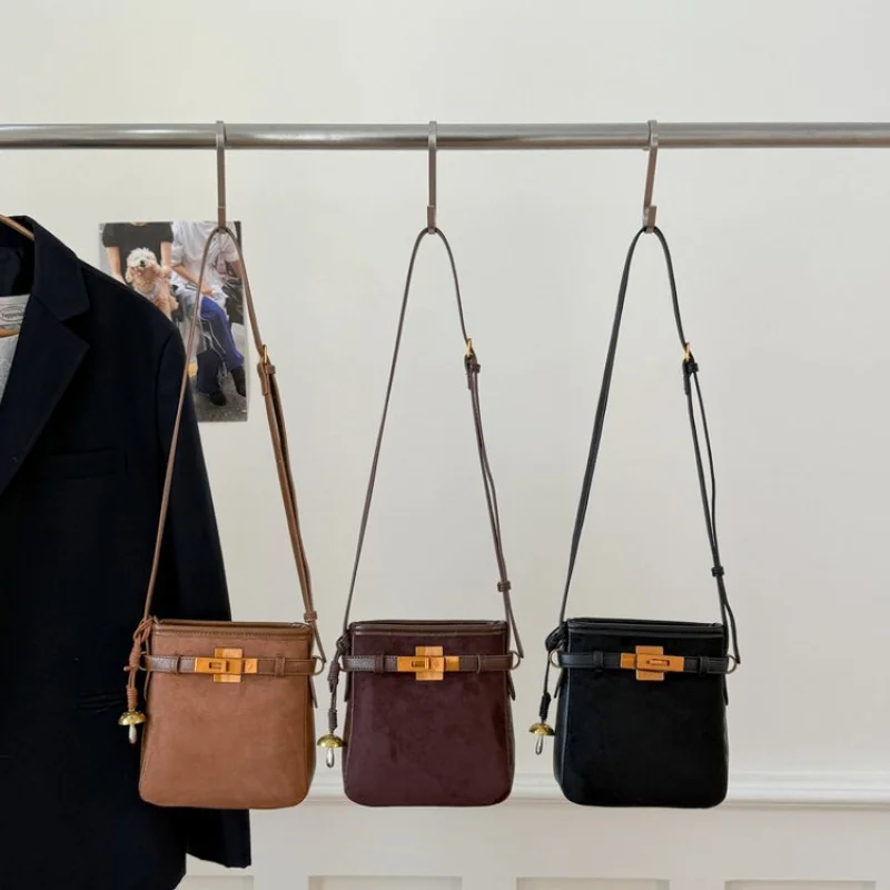 

Высококачественная женская роскошная большая сумка с роскошным мастерством и водостойким материалом, подходящая для офисных поездок, дам ​