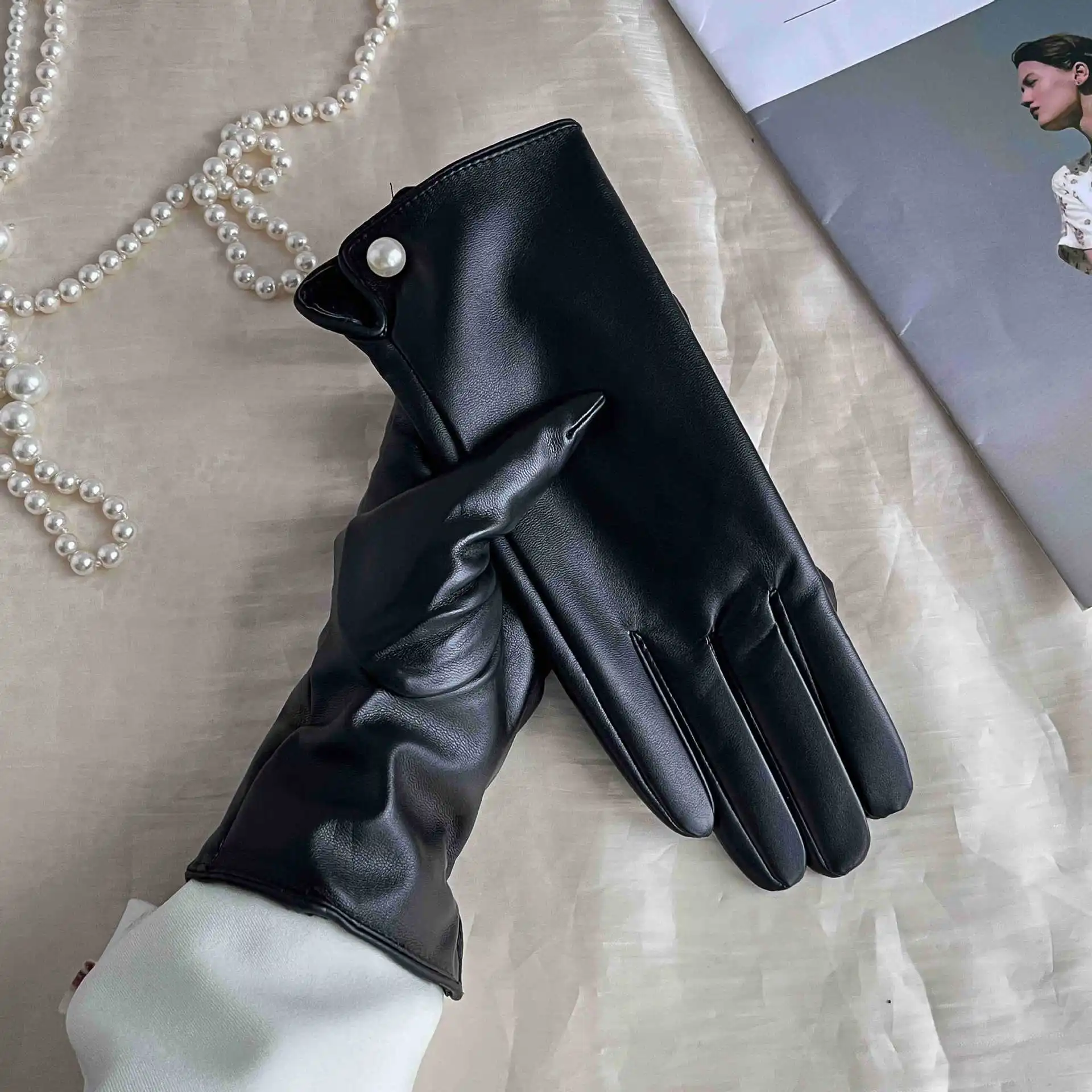 Xiaoxiangfeng Women's Gloves Side Opening Large Pearl PU Leather Fashion Plus Velvet Warm Touchscreen Cycling Five Finger Gloves