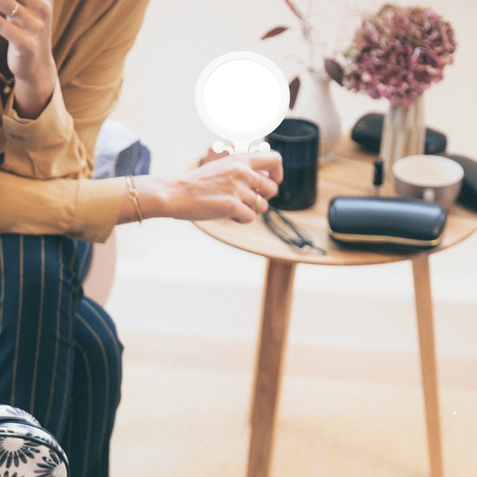 مرآة مكياج محمولة قابلة للطي، مرآة مدمجة محمولة مزدوجة الجانب مع مكبرة شفافة وعرض عادي مثالية للاستخدام اليومي #2