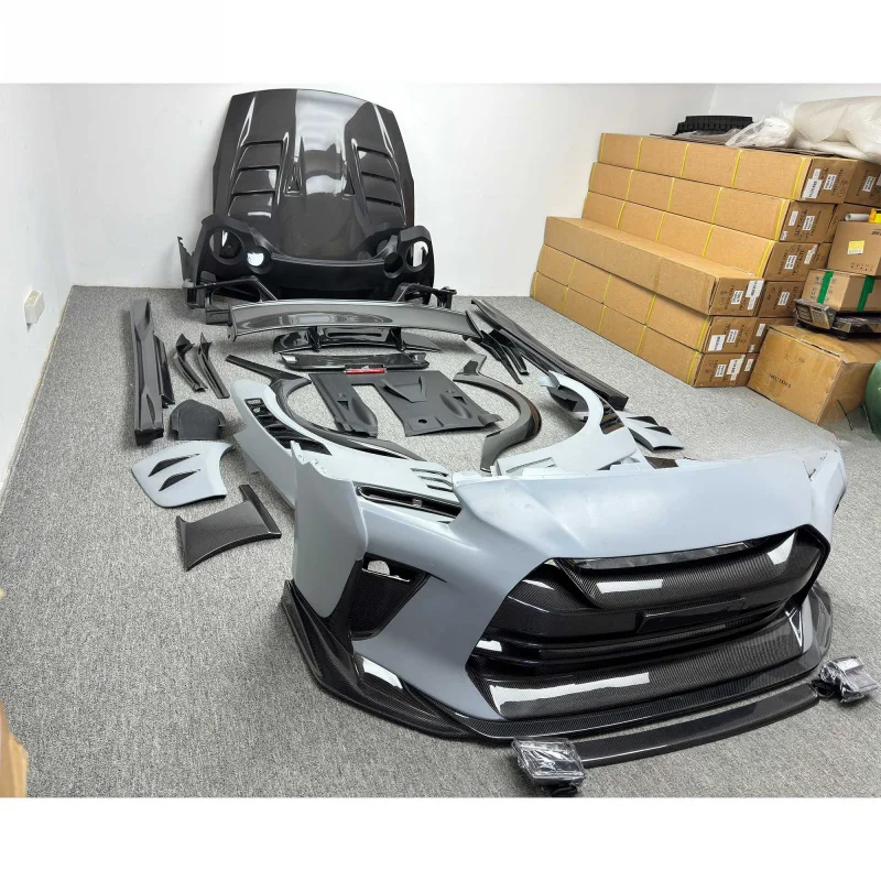 Suitable for Nissan GTR R35 2008-2019, Top Secret Style Partial Carbon Fiber Body Kit with Bumper, Rear Spoiler and Hood