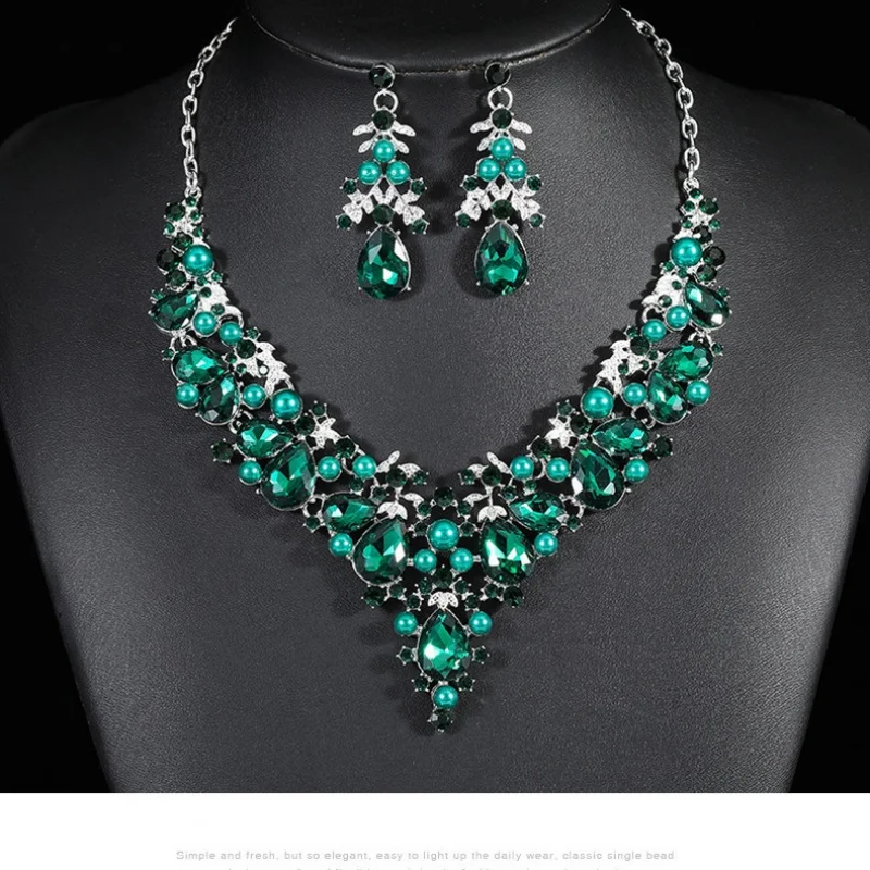 

Gold Plated Copper2022New European and American Necklace Set for Women Two-Piece Set Alloy Elegant and Graceful Bridal Gown Fact