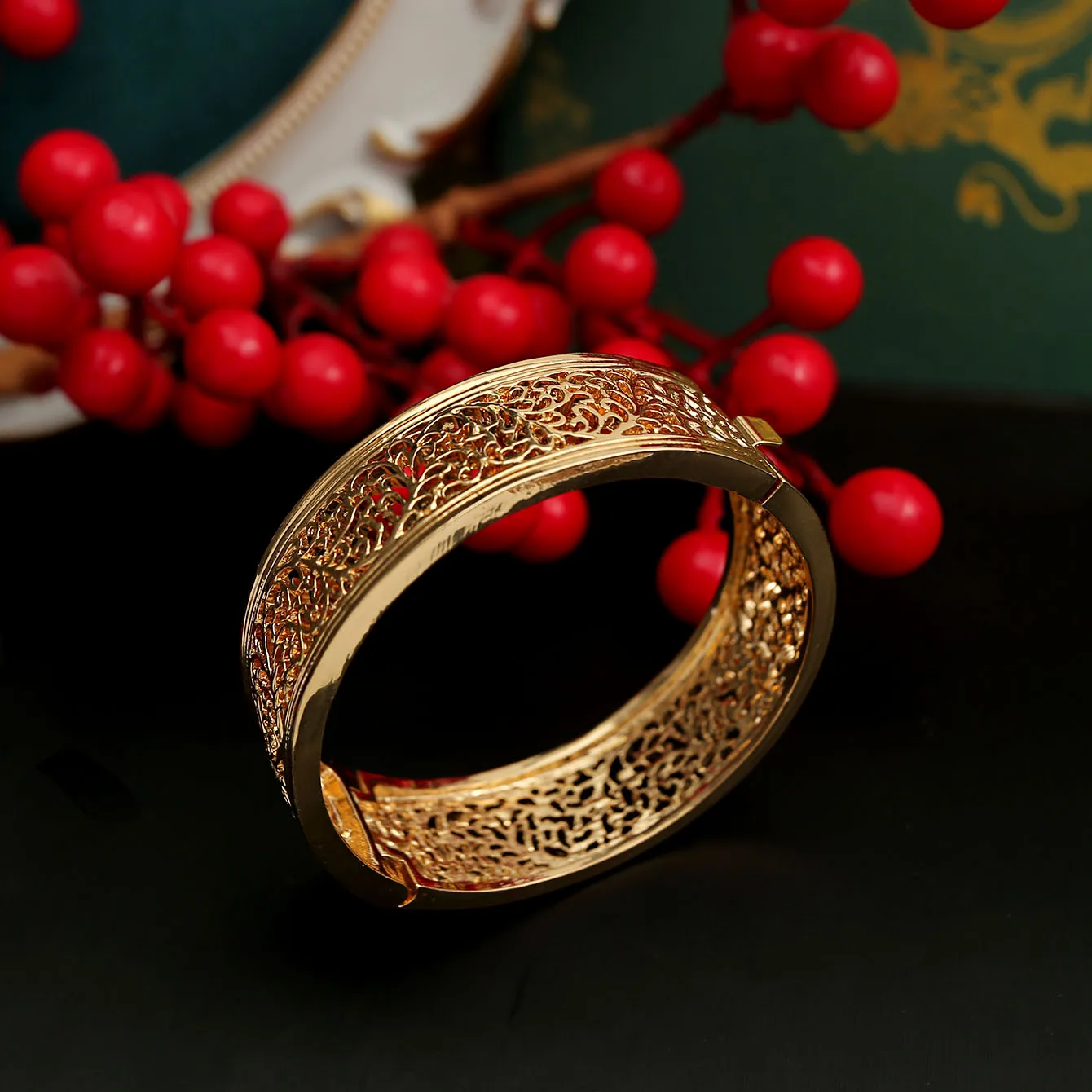 Arabic Design Gold Color Women Bangles Side Open Middle Muslim Bridal Hand Jewelry Luxury Wedding Party Gifts