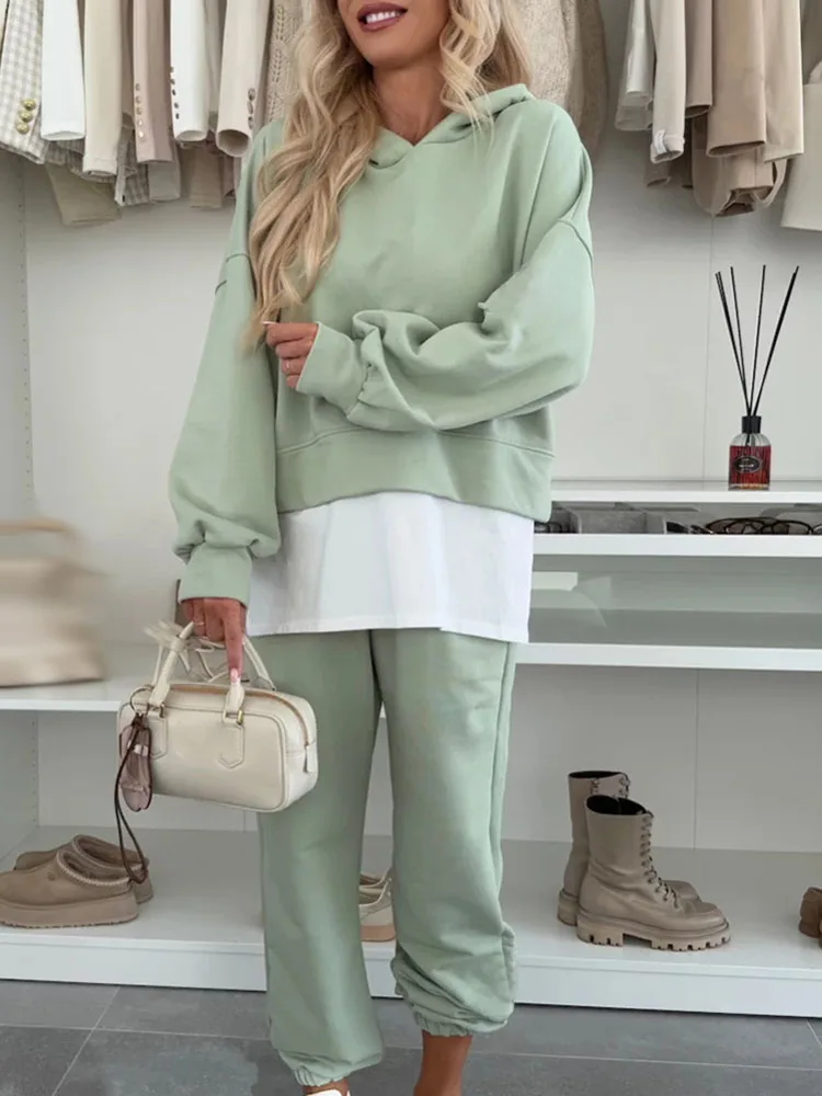 

Новинка 2025, осенняя толстовка с длинными рукавами, повседневный комплект, контрастные цвета, брюки с эластичной резинкой на талии, спортивный костюм, модный уличный свободный наряд