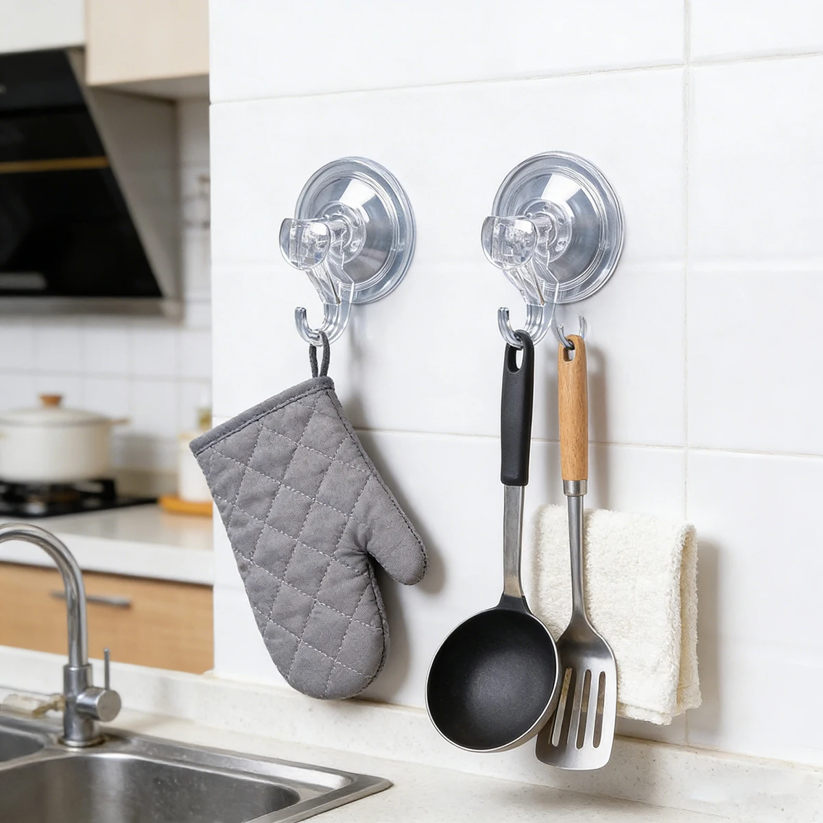 Suction cup hook, transparent and reusable heavy-duty vacuum