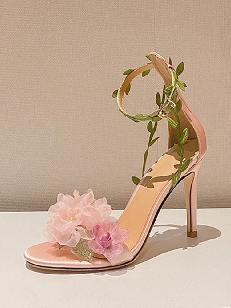 2024 Summer New Fairy Style Elegant and Beautiful Flower Sandals Women\'s Thin Heels High Heels, Open Toe Small Wedding Shoes