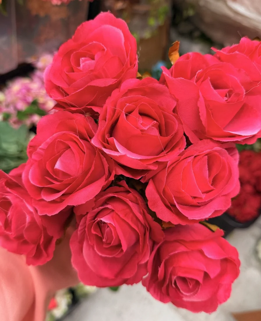 

12 Pieces Professional Artificial Plants & Flowers