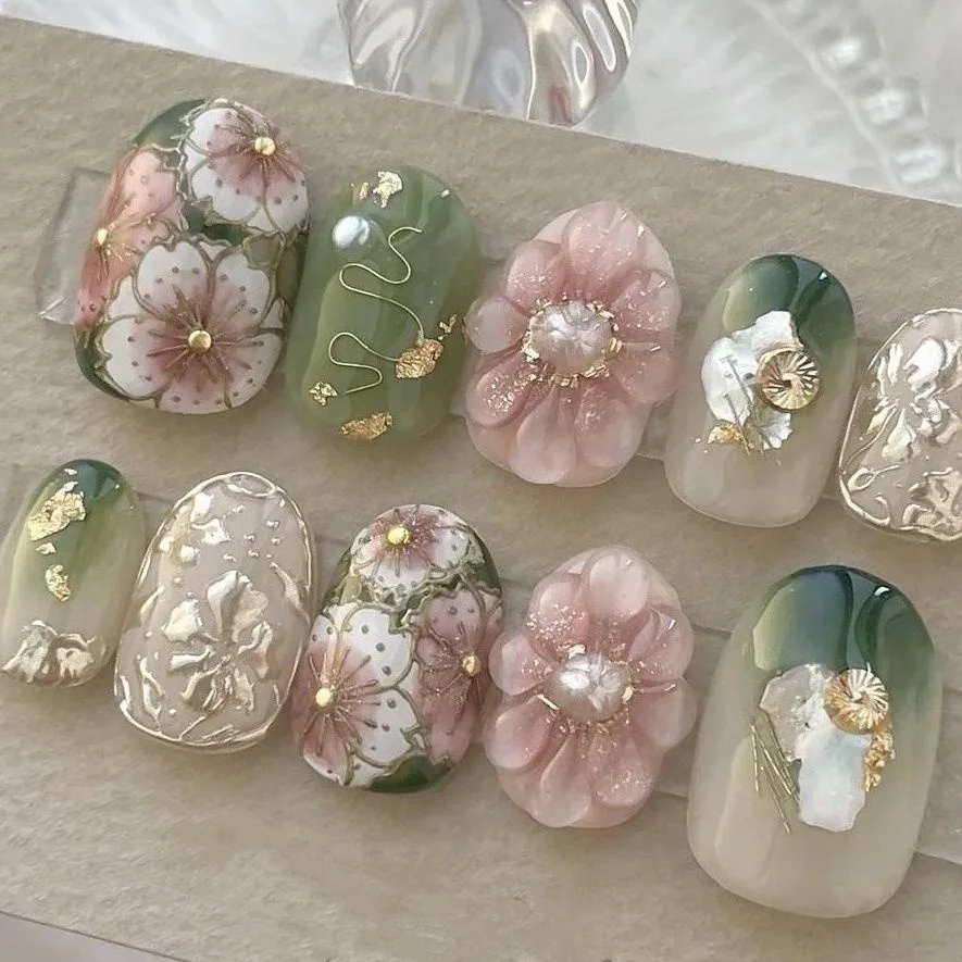 

Sweet floral elegant gold foil hand-painted wearable nails/custom pressed nails/handmade pressed nails/imitation acrylic nails