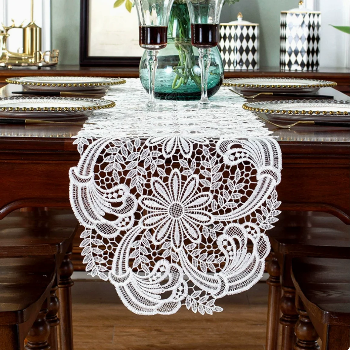 Japanese and Korean style lace tablecloths, table mats, place mats, tea sets, hollow-out TV cabinet covers