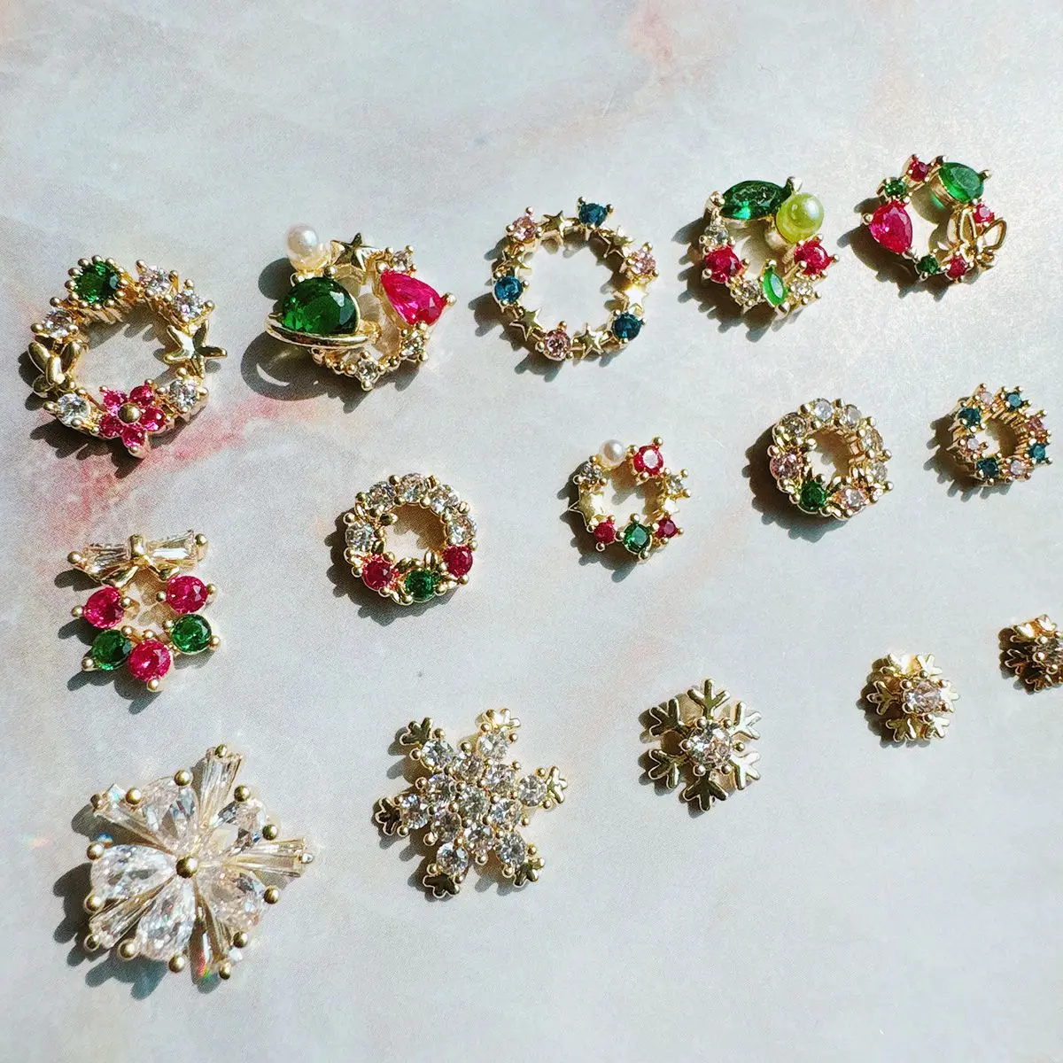 10pcs Zircon Alloy Christmas Wreath Snowflakes Nail Art Pearl Metal Manicure Nails Accessories DIY Decorations Supplies Charms