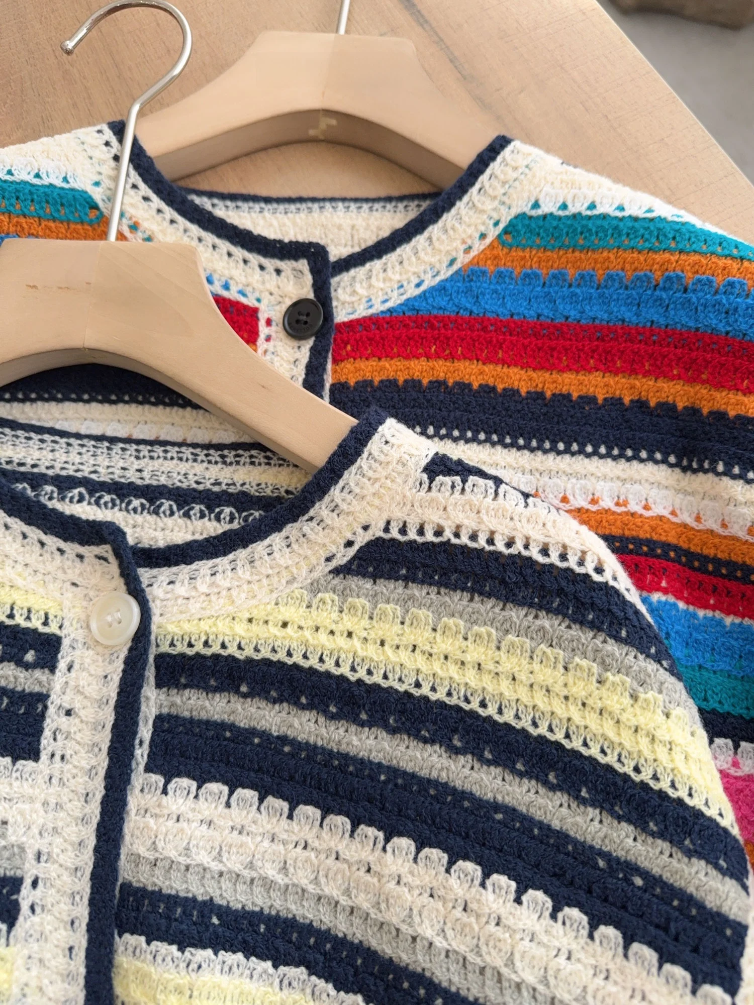 Norxiao Wybór Wiosna 2025 Nowa Marka Mały Kardigan Dzianinowy w Paski Tęczy Damski Regularny Krój Długi Rękaw Okrągły Dekolt Ne Kni...