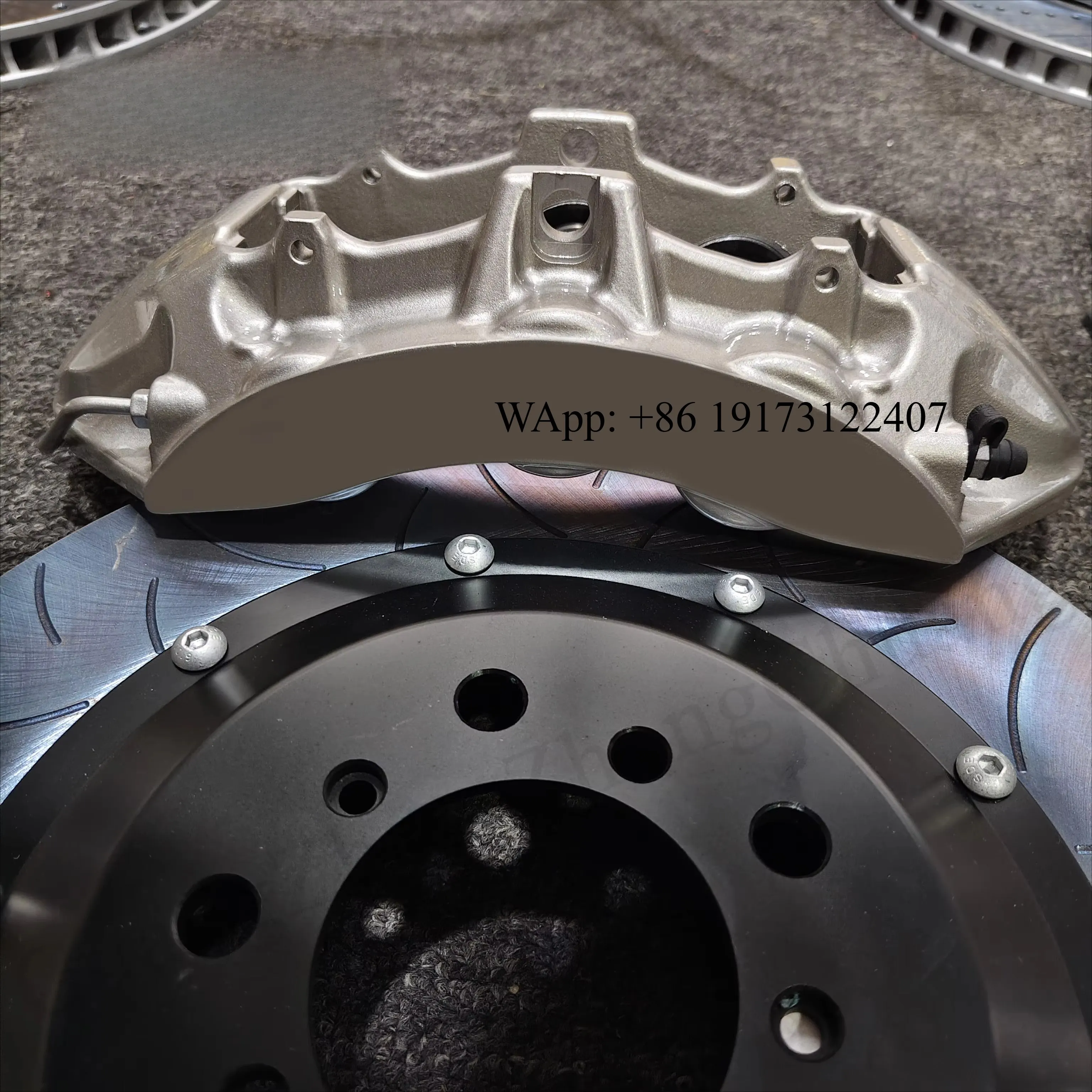 

Кованые 6-поршневые суппорты BBK с возможностью индивидуальной настройки цвета, стиля и логотипа для E46, E90, E92, F82