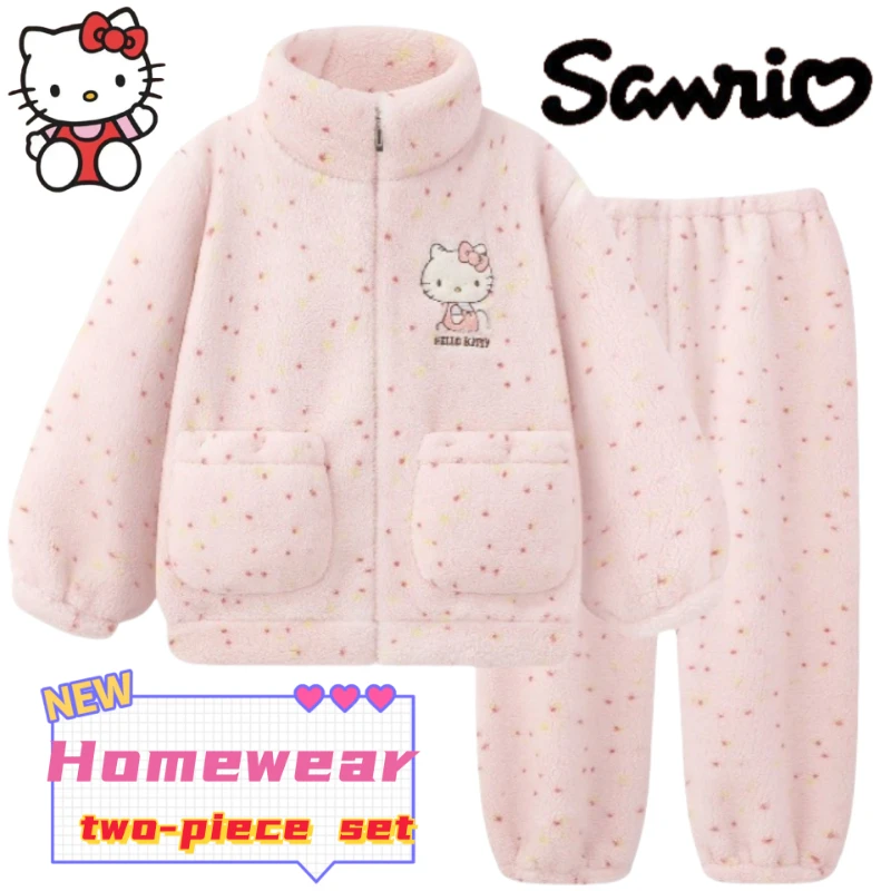 

Hello Kitty Two-Dimensional Homewear for Women, Autumn and Winter Sweet and Cute Warm Pajama Set Suitable for Wearing Outdoors