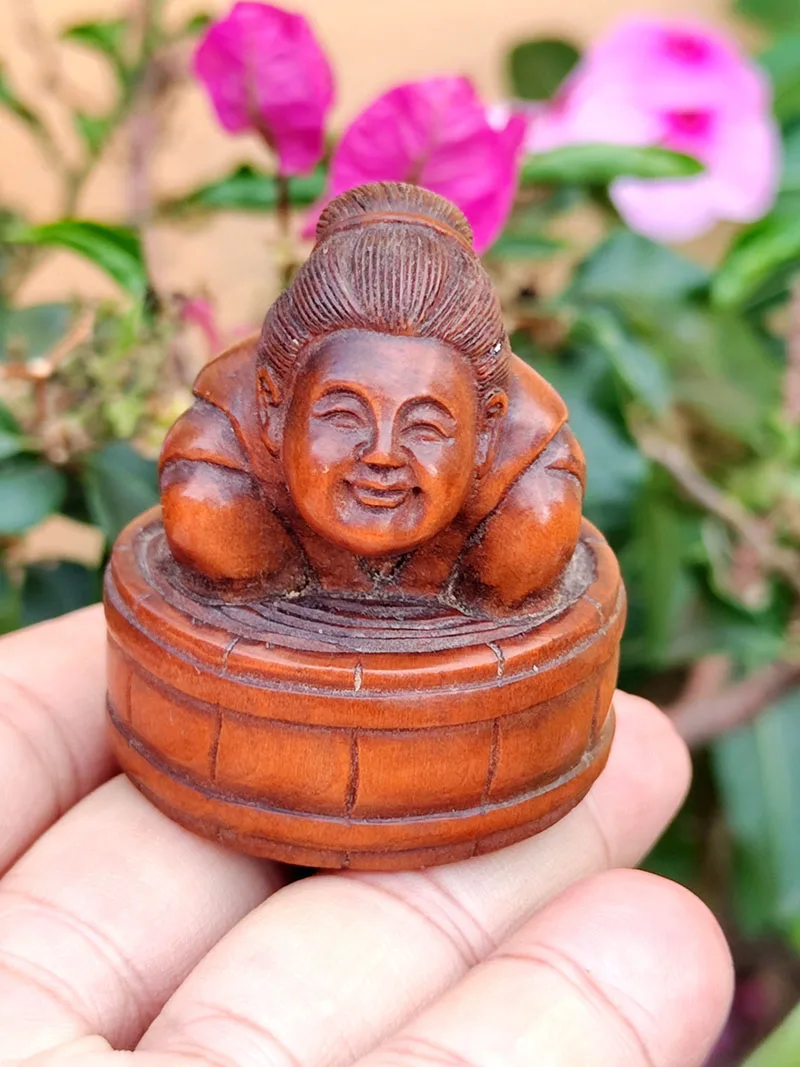 

GX1036 - 20 Years Old 2" Hand Carved Boxwood Netsuke - Geisha Woman on Tub