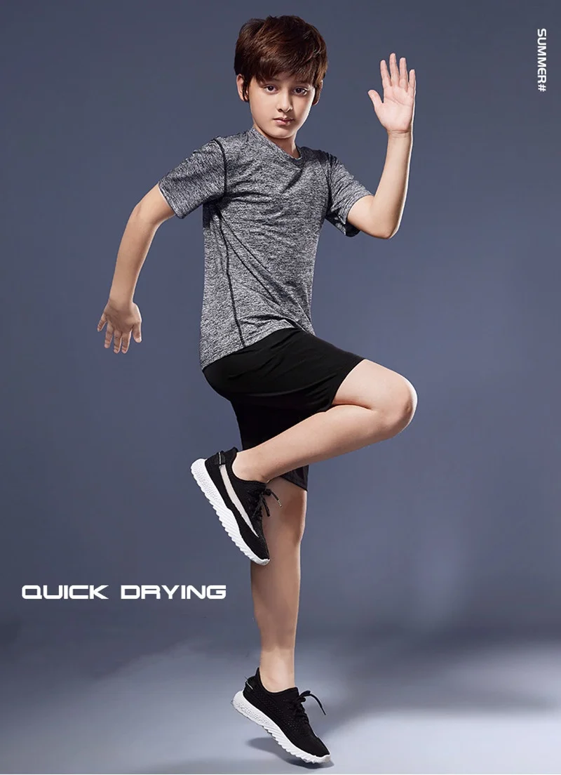 Jungen-Sportbekleidungsset, schnelltrocknend, kurzärmeliges T-Shirt, Shorts, atmungsaktiv, zum Laufen, für das Fitnessstudio, für das Training, Sommer, zweiteiliges Outfit. – Detail 11