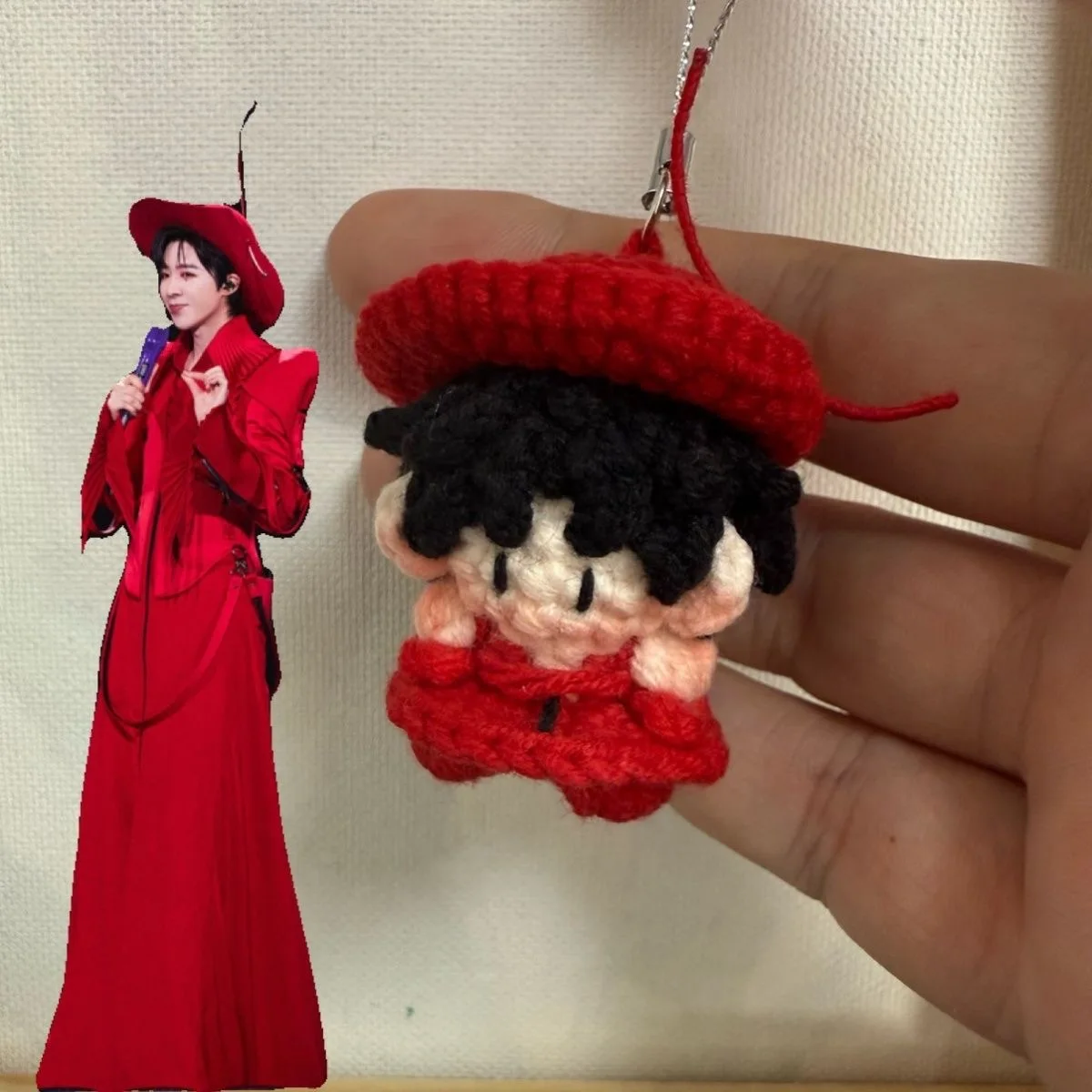 

[Finished Product] Liu Yuning's Concert Shanghai Station Red Dress Handmade Soft Candy Hook Weaving Cosplay PendantLiu Yuning's