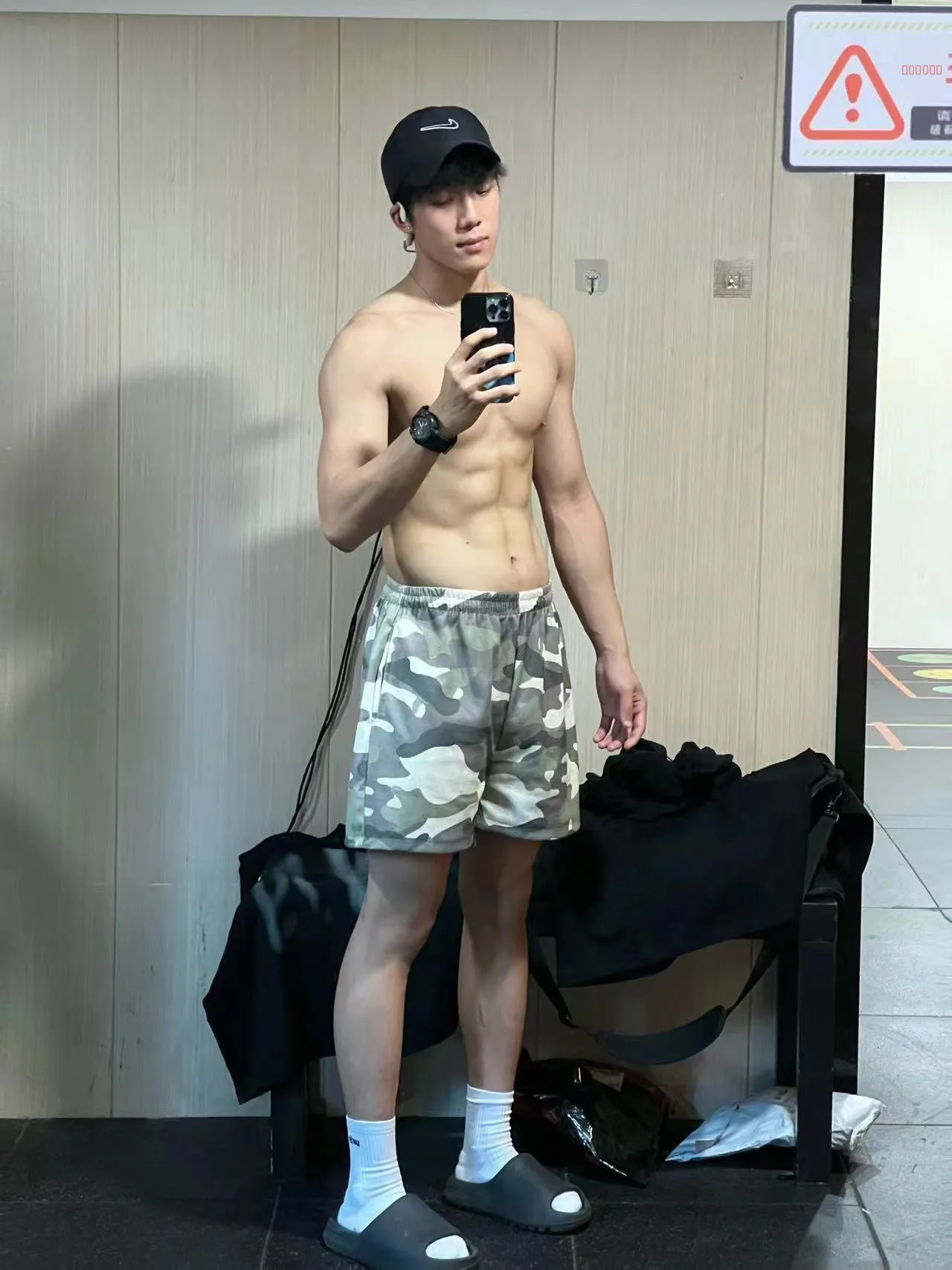 

Летняя повседневная камуфляжная мужская дышащая спортивная одежда свободного покроя длиной до колена молодежная повседневная одежда Vitali Sle