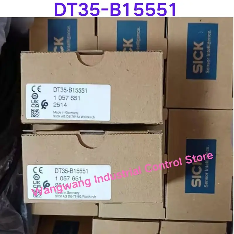 

Brand-new Laser ranging sensor DT35-B15551 Article number 1057651