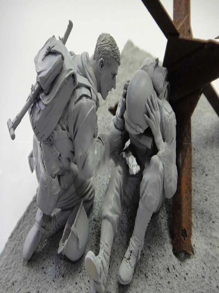 Unassambled  1/16  modern fantasy officer soldier crew   Resin figure miniature model kits Unpainted