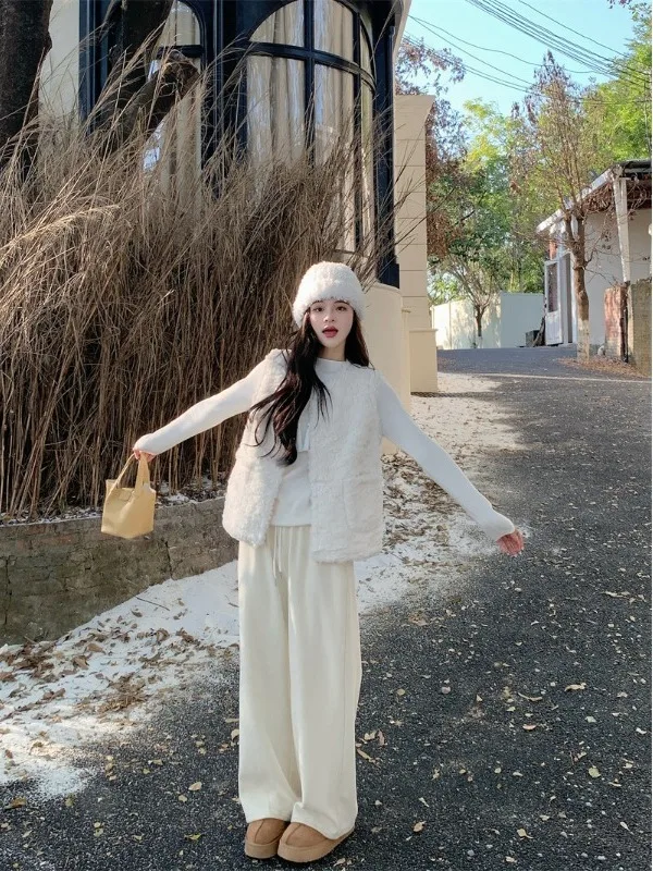 

Casual Loose Women's Lamb Fur Vest Jacket Leather Fur Integrated Spring 2026 New Style Fashionable round Neck Single Button