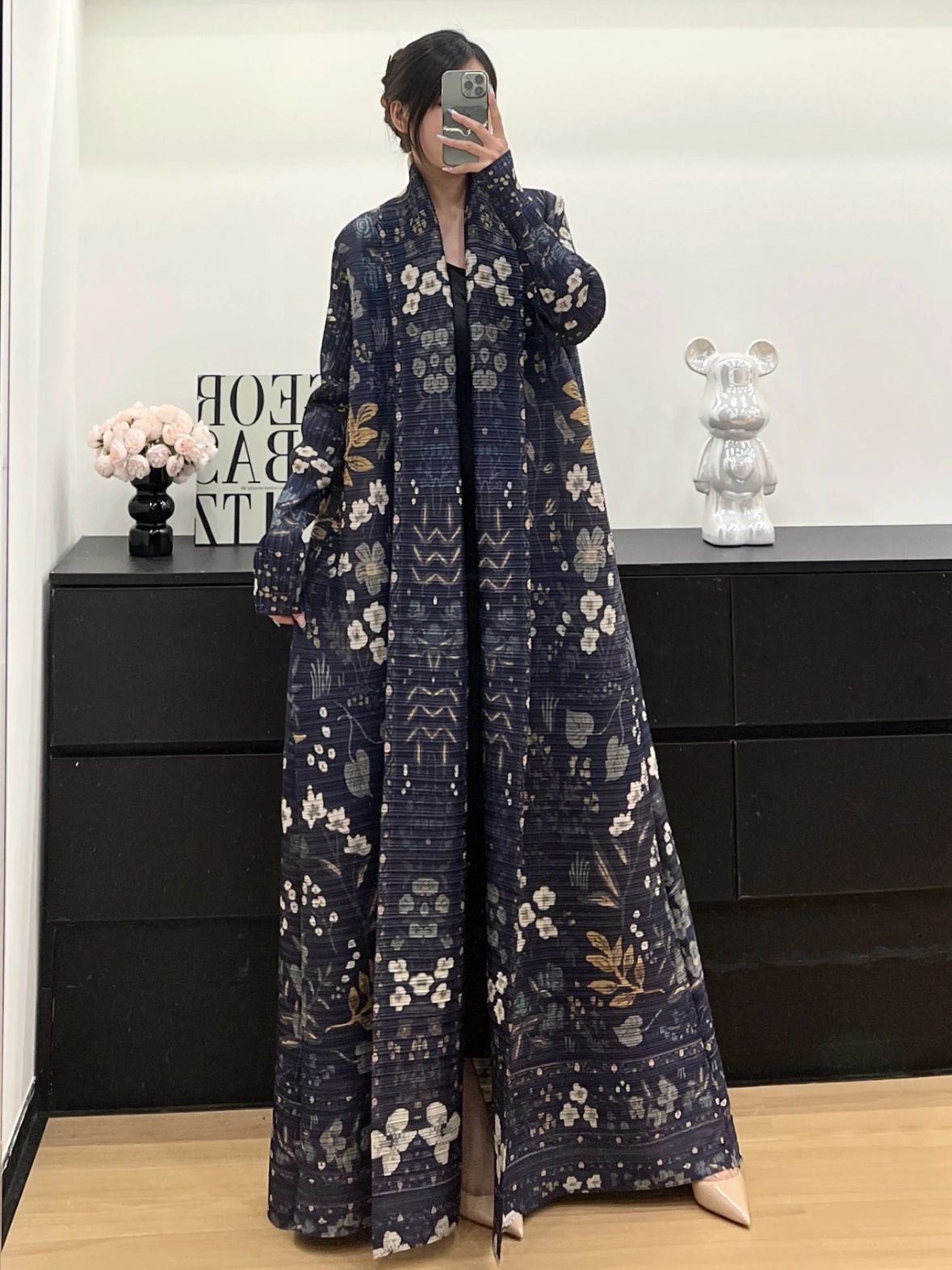 Miyake plissé Abaya Trench Cardigans imprimé à manches longues col rabattu robe femmes 2025 Original concepteur Caftan longs manteaux