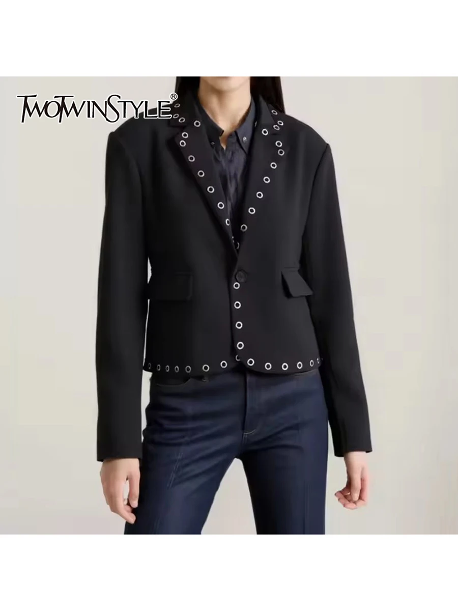 

TWOTWINSTYLE однотонные утягивающие модные куртки с металлическим кольцом для женщин, лоскутная куртка на пуговицах с лацканами и длинными рукавами, женская новинка