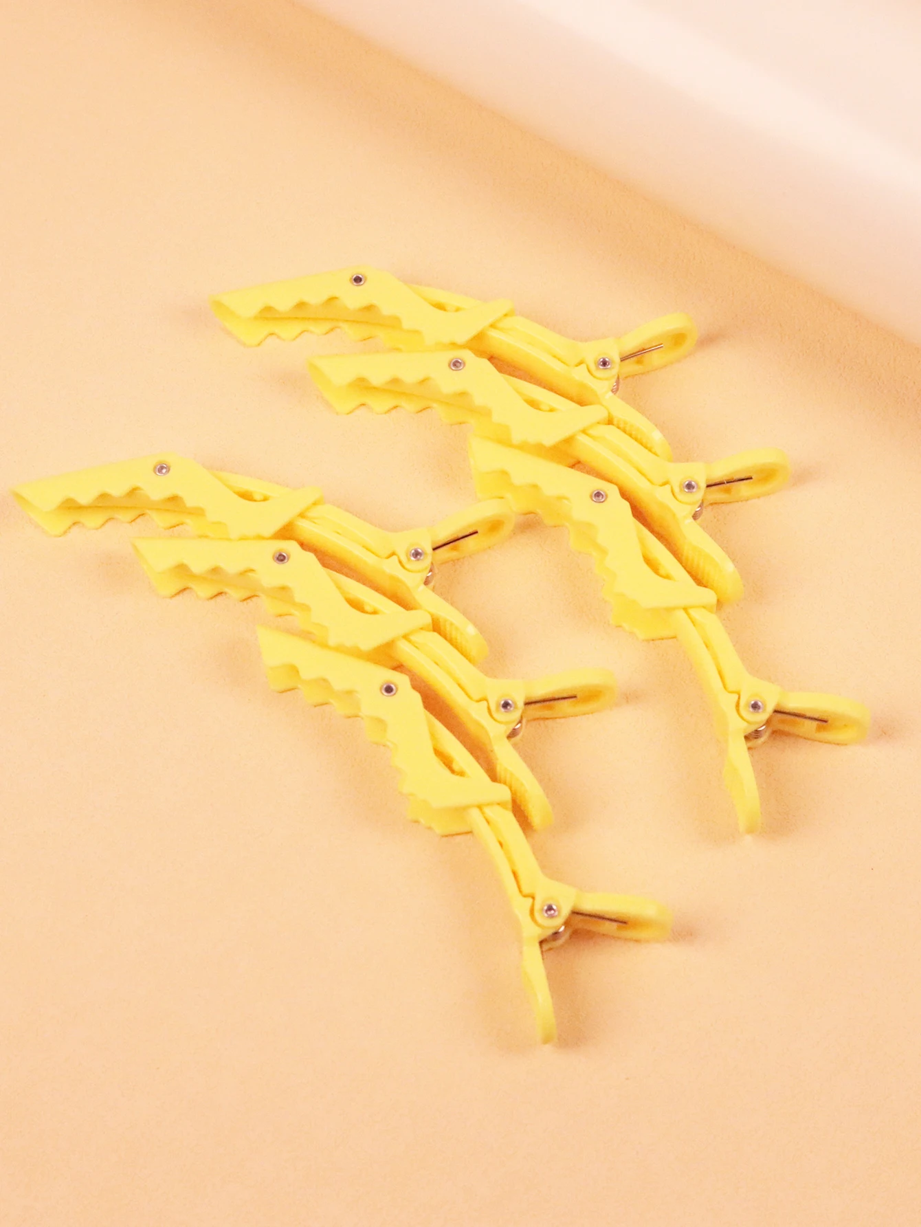 مجموعة تصفيف المشط الأصفر - فرشاة نايلون، مشط ذيل الفئران، فرشاة حافة، مشط ذو أسنان واسعة، مشبك تمساح، خاص للشعر المستعار الحقيقي