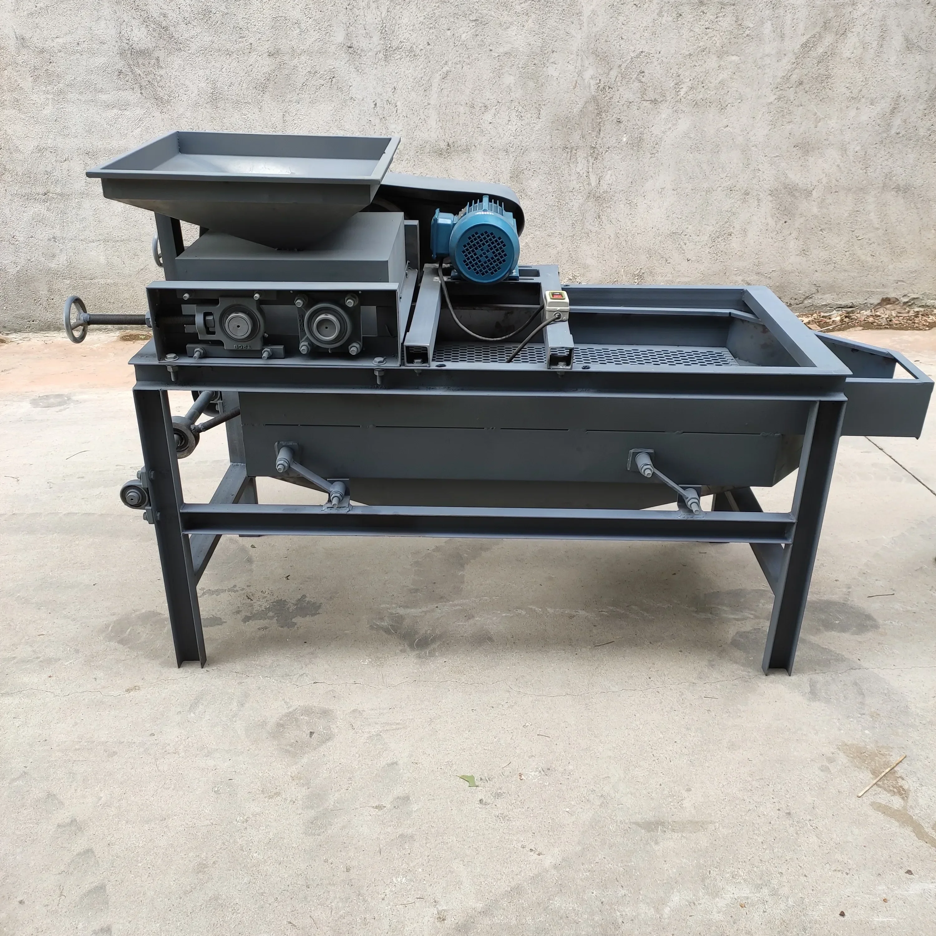 Automatic nut grinder small walnut shell crusher almond shellers walnut cracking machine Hot sales