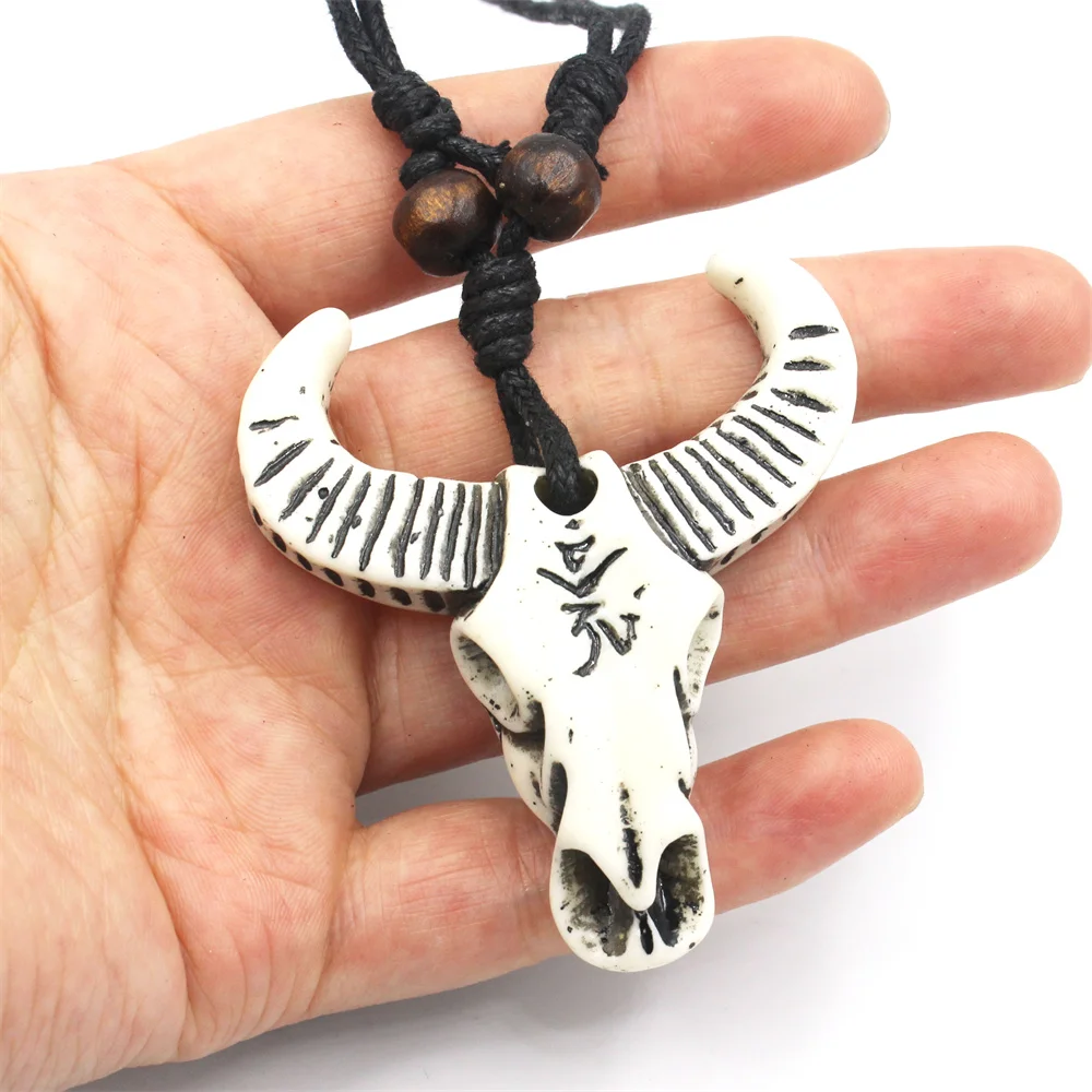 Men\'s Necklace Cow Skull Pendant Cool OX Head Choker Retro Jewelry Tribal Style Imitation Yak Bone Necklace Amulet Gift